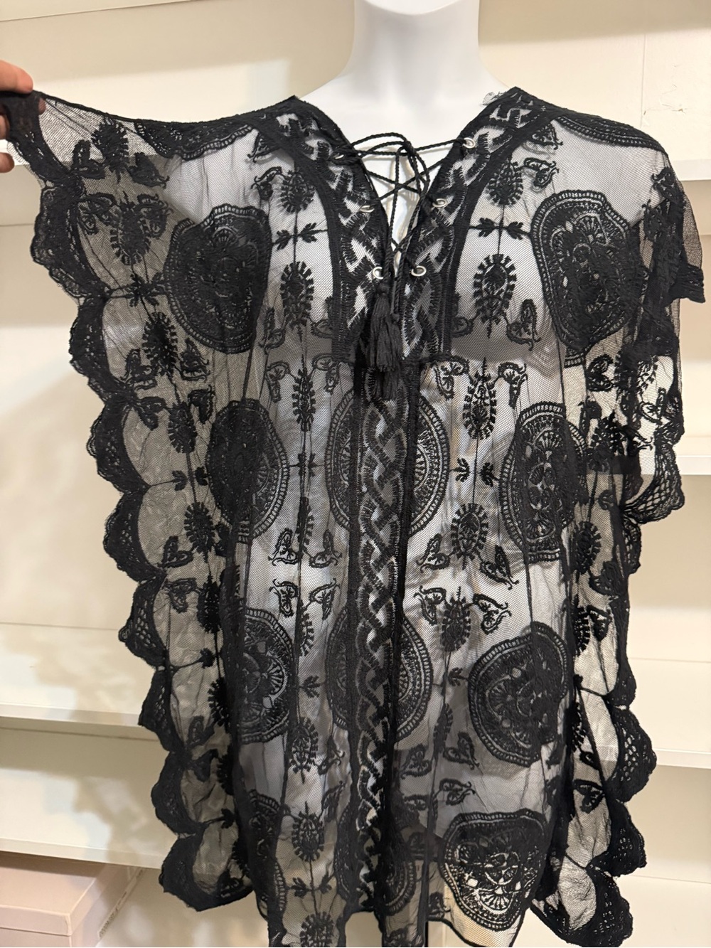 45 BLACK LACE COVER UP ONE SIZE - Picture 3 of 8